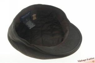 Platte pet Westbury grijzig bruin leer met drukknoop 57