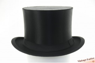 © VintageHatter.com | tc-9017-56-1 Vouwbare hoge opera klakhoed Albert Eckenbrecker and Co. zwart zijde 56,5 Vouwbare hoge opera klakhoed Albert Eckenbrecker and Co. zwart zijde 56,5