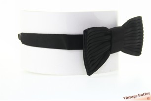 Vintage bowtie black ruffled