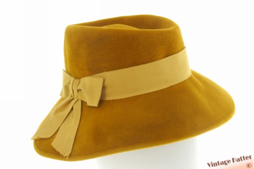 Dameshoed oranjegeel velour 55 (S)