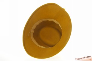 Dameshoed oranjegeel velour 55 (S)