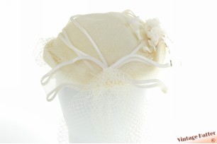 © VintageHatter.com | d-1013-56-10 Wedding hat off-white sinamay with bow and short veil 56-57 Wedding hat off-white sinamay with bow and short veil 56-57
