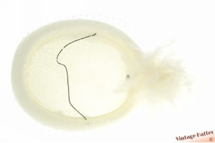 © VintageHatter.com | d-1013-56-11 Ladies cocktail hat Canda ivory white sinamay with white feathers and half veil 56-57 Ladies cocktail hat Canda ivory white sinamay with white feathers and half veil 56-57