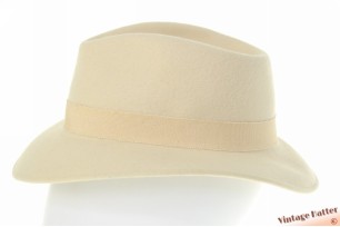 © VintageHatter.com | d-1014-55-2 Dameshoed Wodianka crèmewit vilt 54,5 - 55 (XS-S) Dameshoed Wodianka crèmewit vilt 54,5 - 55 (XS-S)