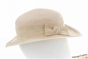 Dameshoed ivoorwit vilt 54-55 (XS-S)