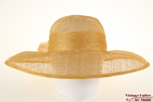 © VintageHatter.com | d-1017-57-1 Wijde dames zomerhoed oranje-beige sisal sinamay 57 Wijde dames zomerhoed oranje-beige sisal sinamay 57