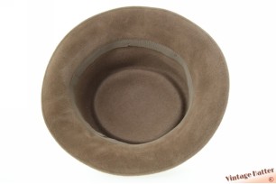 Ladies hat beige velour 55,5 (S)