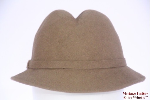 © VintageHatter.com | d-1019-56-12 Ladies hat V.E.B. beige felt 56 Ladies hat V.E.B. beige felt 56