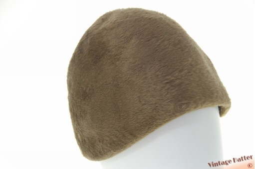 Antieke eivormige cocktail cloche beige bruin zacht haarvilt 59 Antieke eivormige cocktail cloche beige bruin zacht haarvilt 59