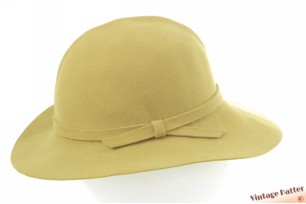 © VintageHatter.com | d-1027-55-2 Ladies hat with single rib soft green felt 55,5 (S) Ladies hat with single rib soft green felt 55,5 (S)