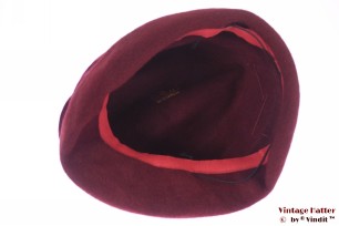 © VintageHatter.com | d-3005-55-15 Dameshoed Rossi bordeaux rood haarvilt 55 (S) Dameshoed Rossi bordeaux rood haarvilt 55 (S)