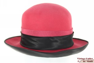 Ladies hat soft magenta felt with black 54 (XS)
