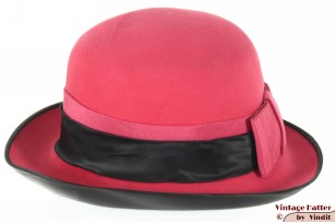 Ladies hat soft magenta felt with black 54 (XS)
