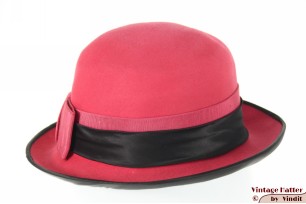Ladies hat soft magenta felt with black 54 (XS)