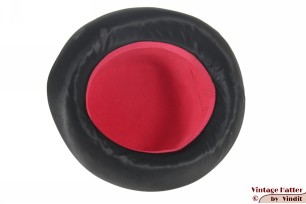 Ladies hat soft magenta felt with black 54 (XS)