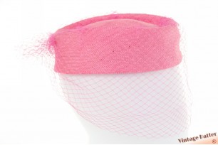 Dames pillbox cocktailhoed roze sisal met lange voile 57