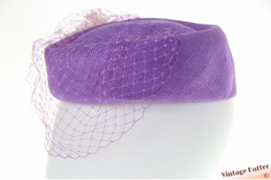 Dames pillbox cocktailhoed paars sisal  met voile 55 (S)