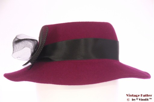© VintageHatter.com | d-4006-55-2 Ladies hat purple felt with black ribbon 55 (S) Ladies hat purple felt with black ribbon 55 (S)