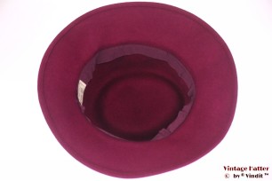 © VintageHatter.com | d-4006-55-2 Ladies hat purple felt with black ribbon 55 (S) Ladies hat purple felt with black ribbon 55 (S)