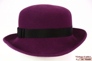 © VintageHatter.com | d-4007-54-7 Dameshoed paars vilt 54,5 (XS) Dameshoed paars vilt 54,5 (XS)