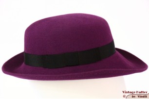 © VintageHatter.com | d-4007-54-7 Dameshoed paars vilt 54,5 (XS) Dameshoed paars vilt 54,5 (XS)