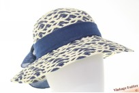 Dames zomerhoed Hawkins blauw en crèmewit met donkerblauwe band 54-57 [nieuw]