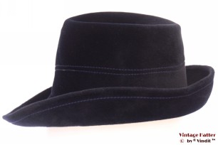 Dameshoed donker blauw velour 56