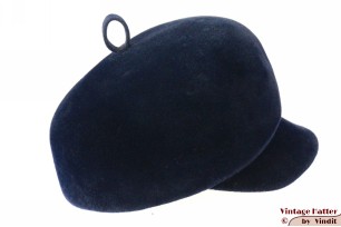 © VintageHatter.com | d-5004-56-20 Ladies cap-type hat dark blue velour 56 Ladies cap-type hat dark blue velour 56