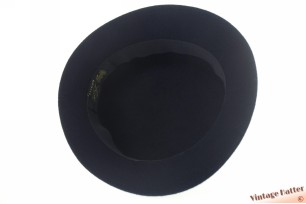 © VintageHatter.com | d-5004-56-26 Ladies hat LL-Modell (LadyLike) dark blue felt 56 Ladies hat LL-Modell (LadyLike) dark blue felt 56