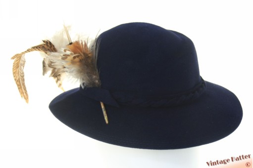 Dameshoed Ischler Hut donker blauw geborsteld vilt met lange veren 54 (XS)