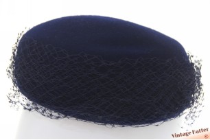 Dames cocktailhoed donker blauw vilt met vaste voile 55 (S)