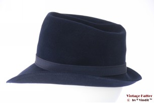 Dameshoed Haus der Hute donker blauw fluweel met draai 56