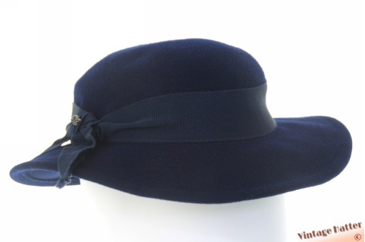 Low ladies hat HTB dark blue felt 56