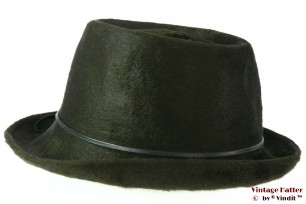 Dameshoed donker groen haarvilt 57