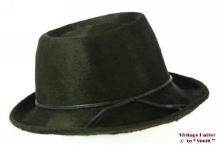 Dameshoed donker groen haarvilt 57