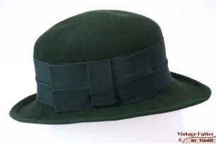 © VintageHatter.com | d-6009-55-5 Dameshoed Marianne Willer groen vilt 55 (S) Dameshoed Marianne Willer groen vilt 55 (S)