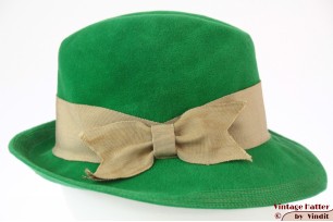 © VintageHatter.com | d-6029-55-1 Ladies fedora bright green velour 55 (S) Ladies fedora bright green velour 55 (S)