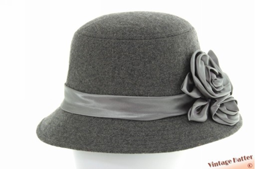 Dameshoed buckethat recent model grijs wolmix 56,5 - 57 Dameshoed buckethat recent model grijs wolmix 56,5 - 57