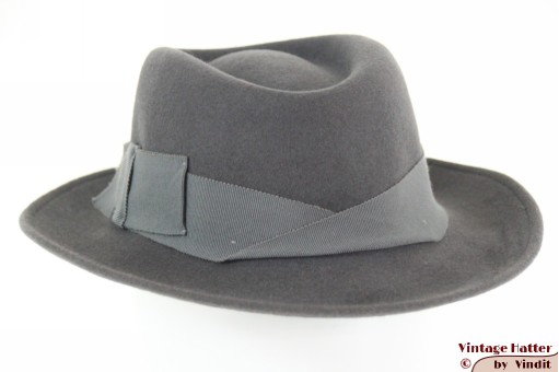 © VintageHatter.com | d-7015-55-2 Dameshoed Hut-Brömme grijs vilt 55 (S) Dameshoed Hut-Brömme grijs vilt 55 (S)