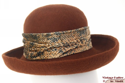 © VintageHatter.com | d-8004-55-2 Ladies hat brown soft fur felt 55 (S) Ladies hat brown soft fur felt 55 (S)