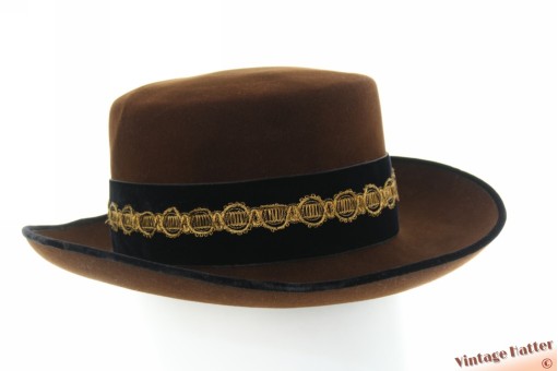 Ladies hat Hückel brown velvet-like felt with decorative band 55 (S)