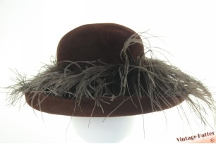 Dameshoed bruin velour met struisvogelveren 52-57