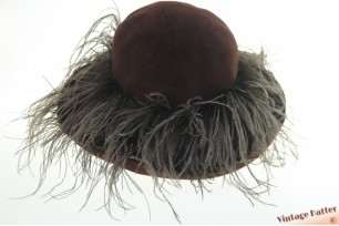Dameshoed bruin velour met struisvogelveren 52-57