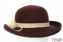 Ladies hat Marida brown felt with white feathers 54 (XS)