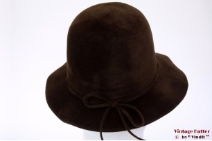 Dameshoed donker bruin velour 56