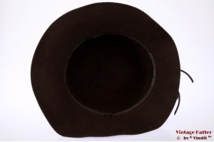 Dameshoed donker bruin velour 56