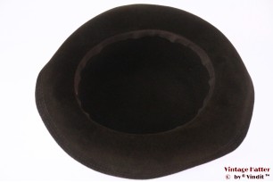 © VintageHatter.com | d-8017-56-14 Ladies hat dark brown velour 56 Ladies hat dark brown velour 56