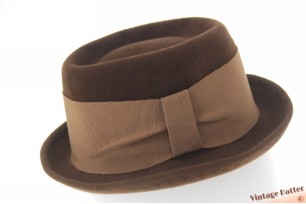 Ladies hat high brown velour with high band 55 (S)