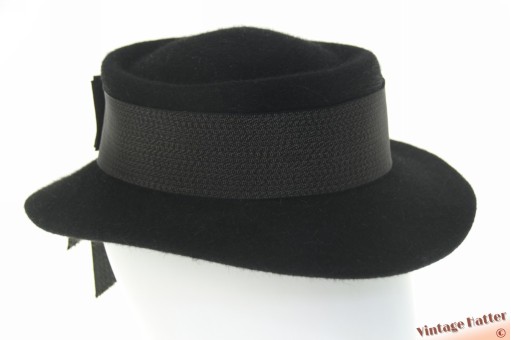 Ladies hat Wegener black fur felt with ribbon 55 (S)