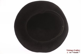 Dameshoed zwart fluweel 56